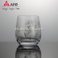 Preciosa taza de vidrio de agua pintada de vino a mano